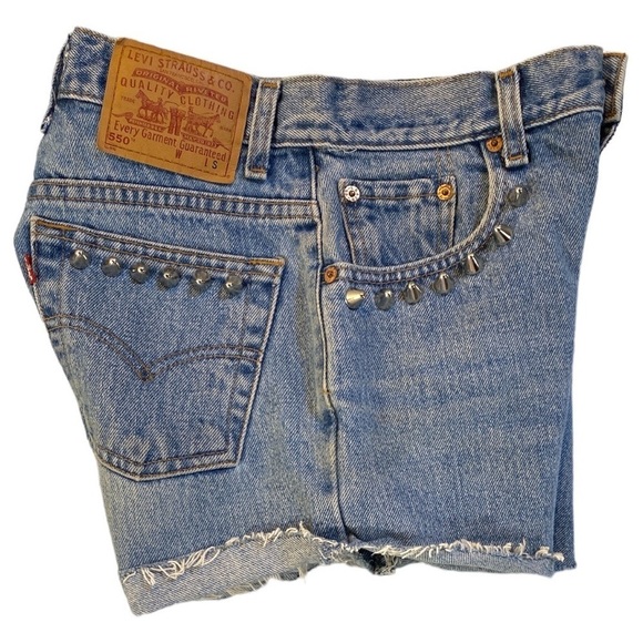 Vintage Levi's Cutoff Upcycled Studded 550 Relaxed Fit Red Tab Denim Shorts Jr 5 - Picture 10 of 15